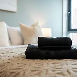 Apartment Modern 2br With Balcony - Sleeps 8 Leeds (West Yorkshire)