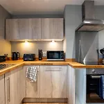 Modern 2br With Balcony - Sleeps 8 * Leeds (West Yorkshire)