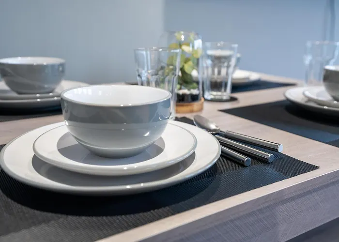 Modern 2br With Balcony - Sleeps 8 Apartment Leeds (West Yorkshire)