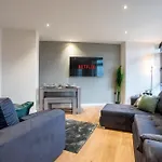 Modern 2br With Balcony - Sleeps 8 Appartamento Leeds (West Yorkshire)