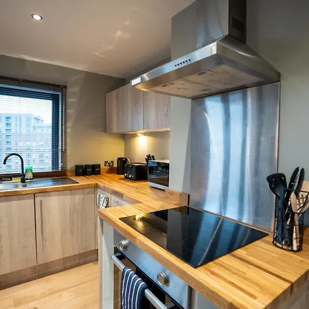 Modern 2br With Balcony - Sleeps 8 Lägenhet Leeds (West Yorkshire)