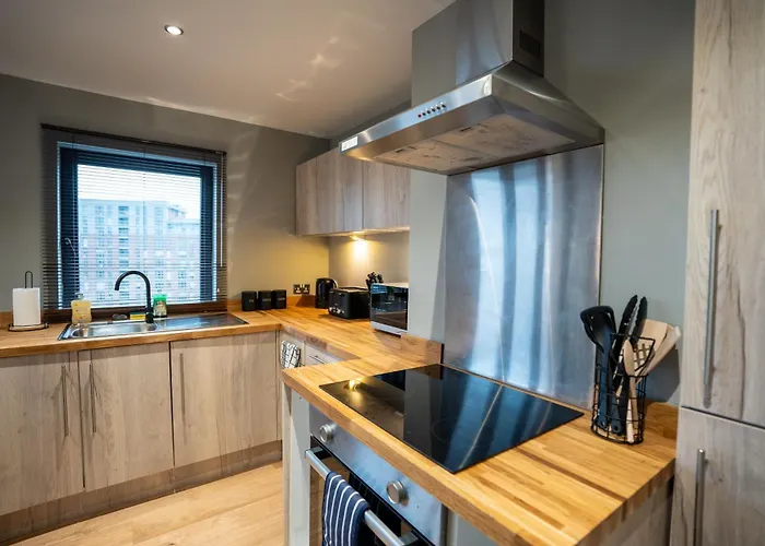 Modern 2br With Balcony - Sleeps 8 Апартаменты Лидс